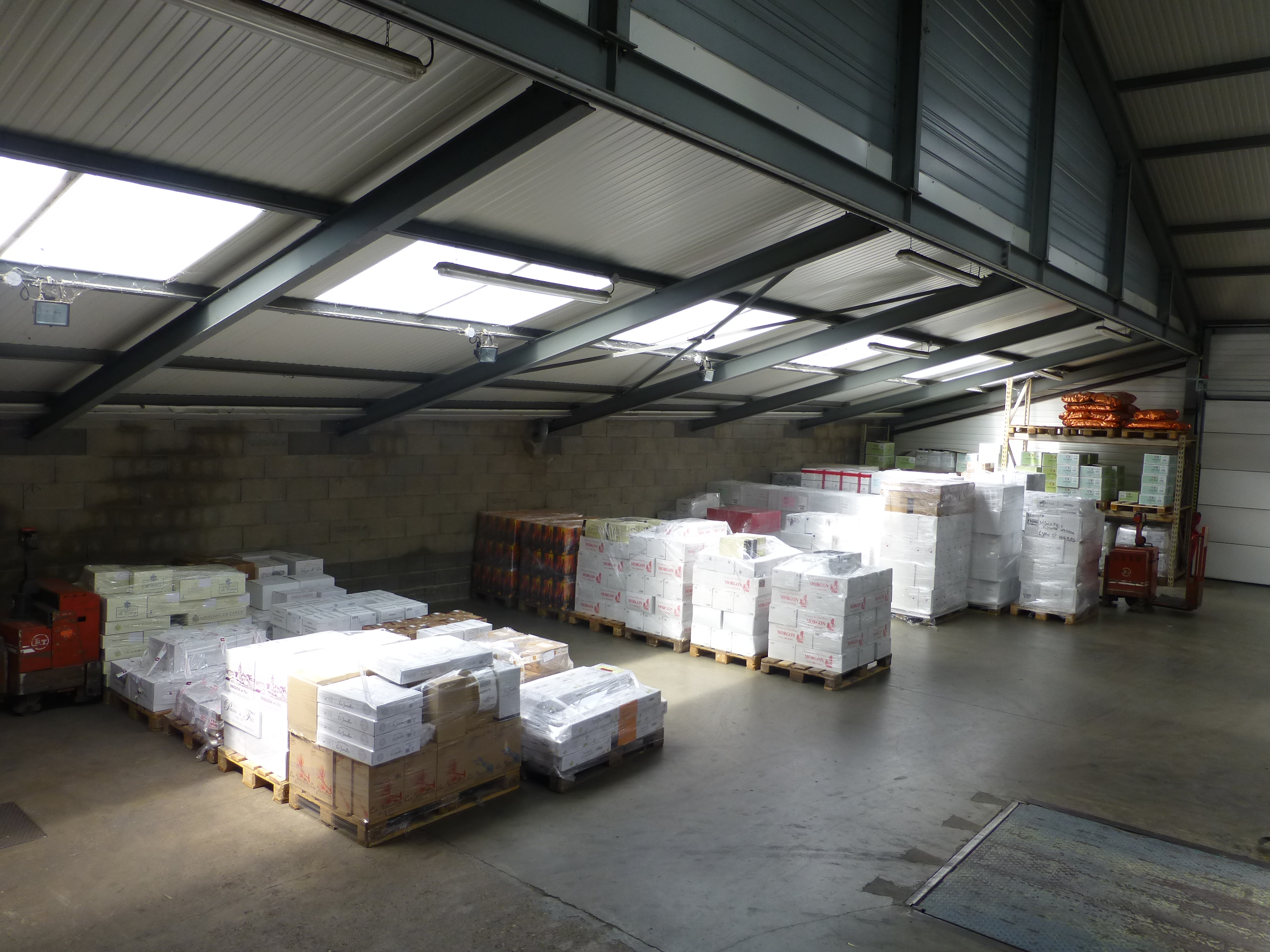 stockage de marchandises beaujolais